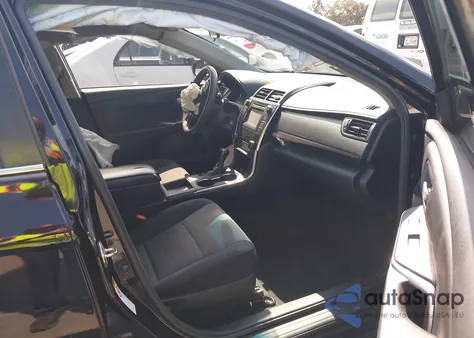 2017 Toyota Camry Le z USA, uszkodzony, nr VIN 4T1BF1FK8HU409935